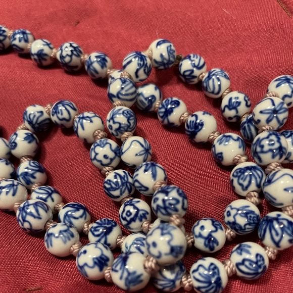 Jewelry - Chinese handpainted beads necklace
